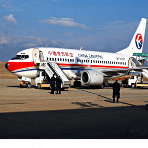 德宏机场货运航空快运业稳步发展的原因是什么？